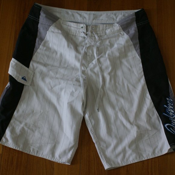 USED early 2000 Quiksilver Boardshorts men's size 34 - Picture 1 of 8